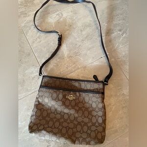 COACH Signature Canvas Crossbody Body Handbag Brown Canvas